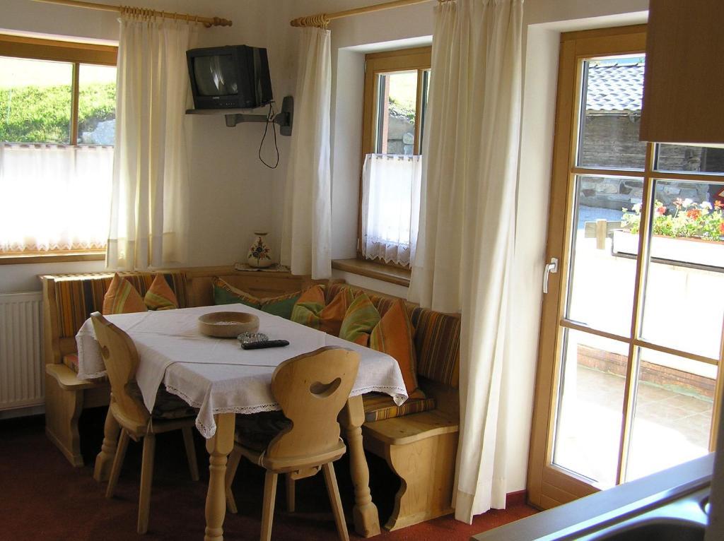 Hotel Fleckhof Neustift im Stubaital Zimmer foto